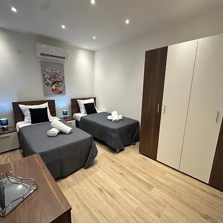 Ridge View Mansions 1 *