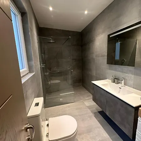 Ridge View Mansions 1 *