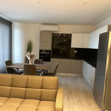 Ridge View Mansions 1 شقة المليحة